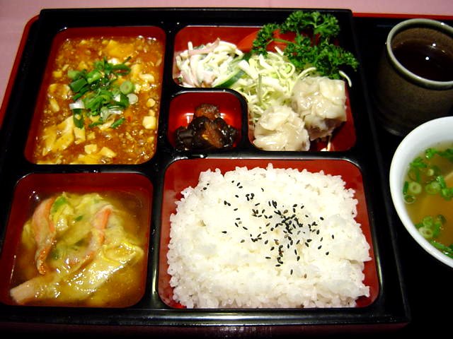 赤穂飯店・学生ランチ